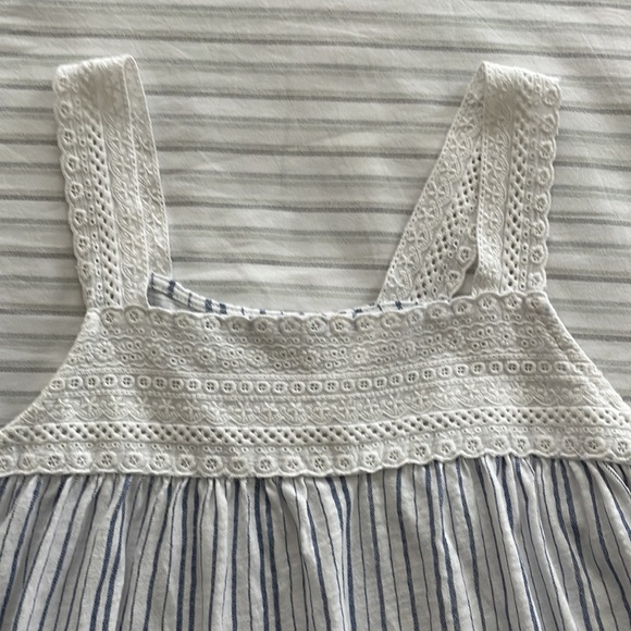 Old navy tank top - Picture 3 of 4